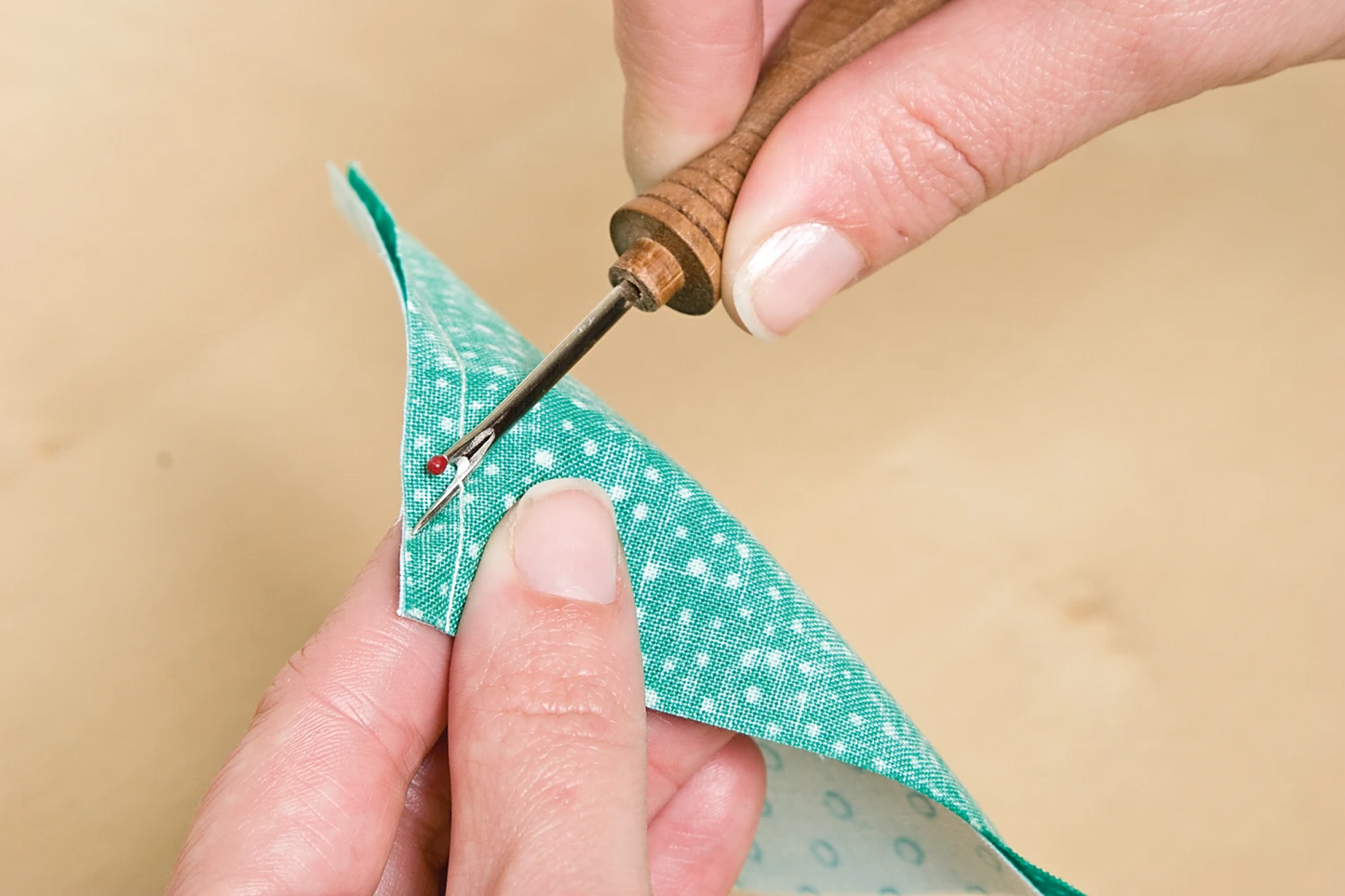 4-in-1 Essential Sewing Tool Alex Andersons C&T Publishing CT-20109T