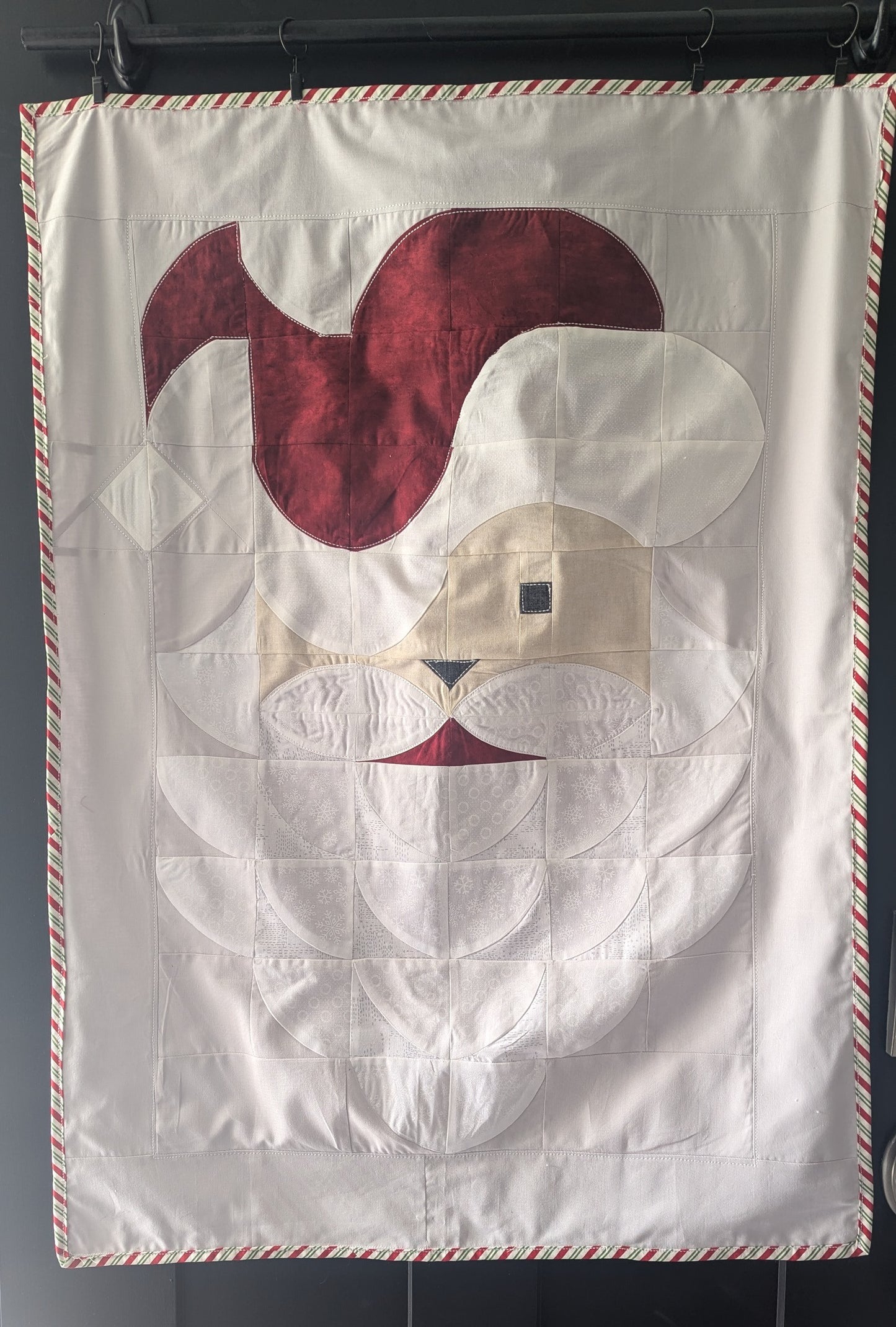 Easy Curves: Santa Wallhanging Class & Kit Sewing with Kristene YOU MUST HAVE THE QCR MINI RULER FOR THIS PROJECT