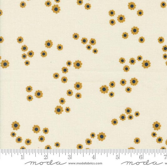Field Of Flowers Chamomile Small Floral Blender Porcelain Natural Katharine Watson Moda Cotton Fabric