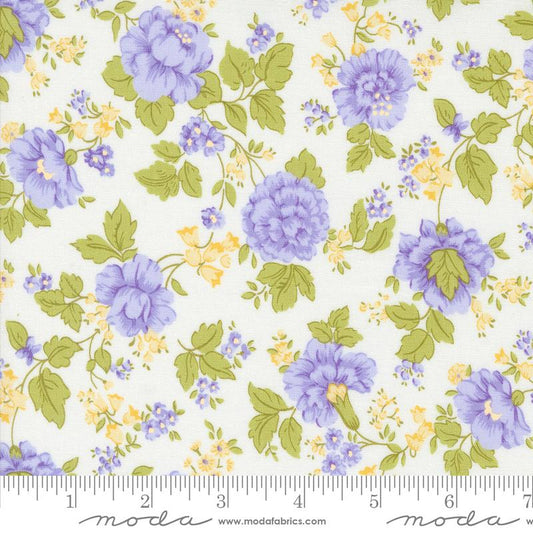 Georgia Main Florals Tossed Off White Brenda Riddle Designs Moda Fabrics Cotton Fabric