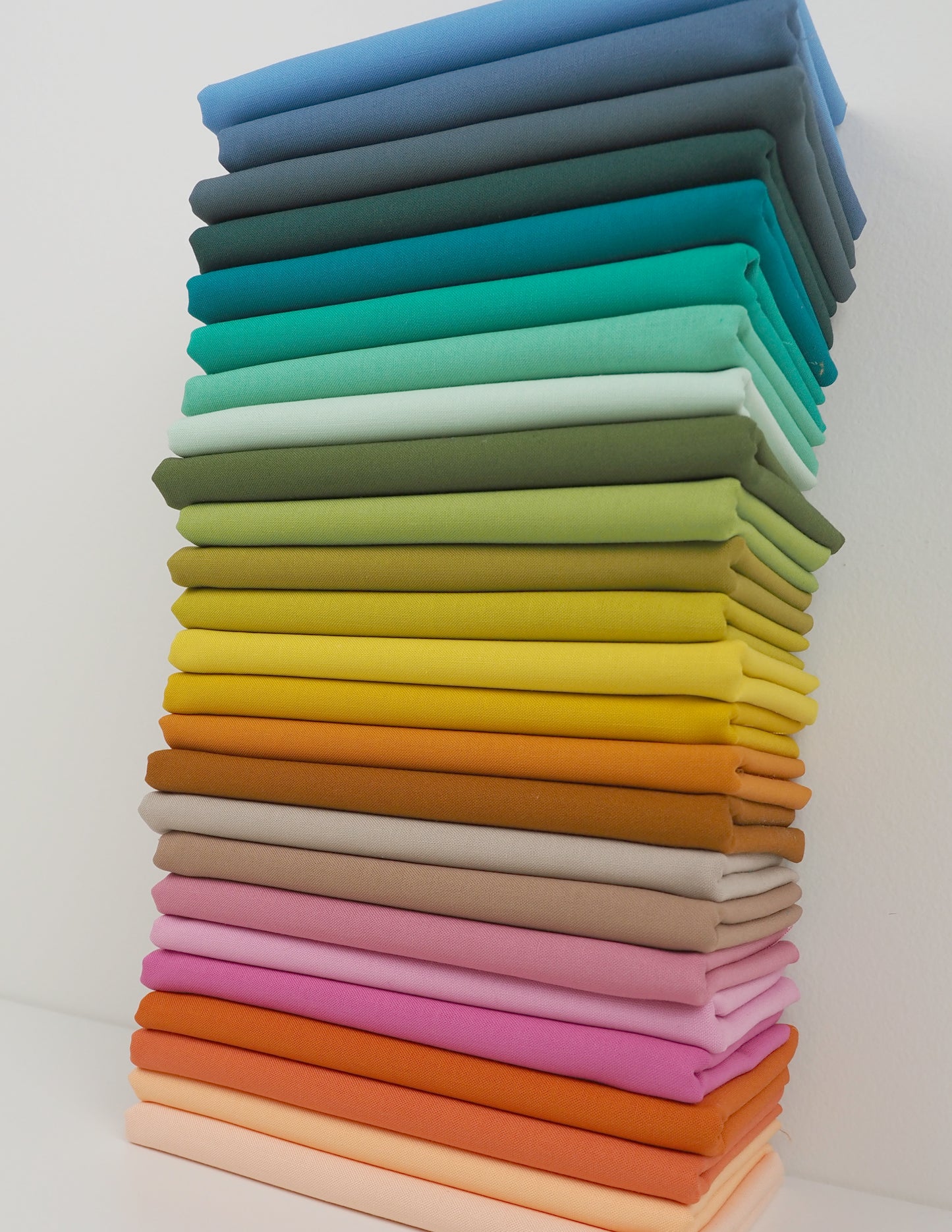 Bella Solids 2025 Selected by Elizabeth Hartman Fat Quarter Bundle 18" x 21" 25pcs Moda Cotton Fabric MD-9900ABE