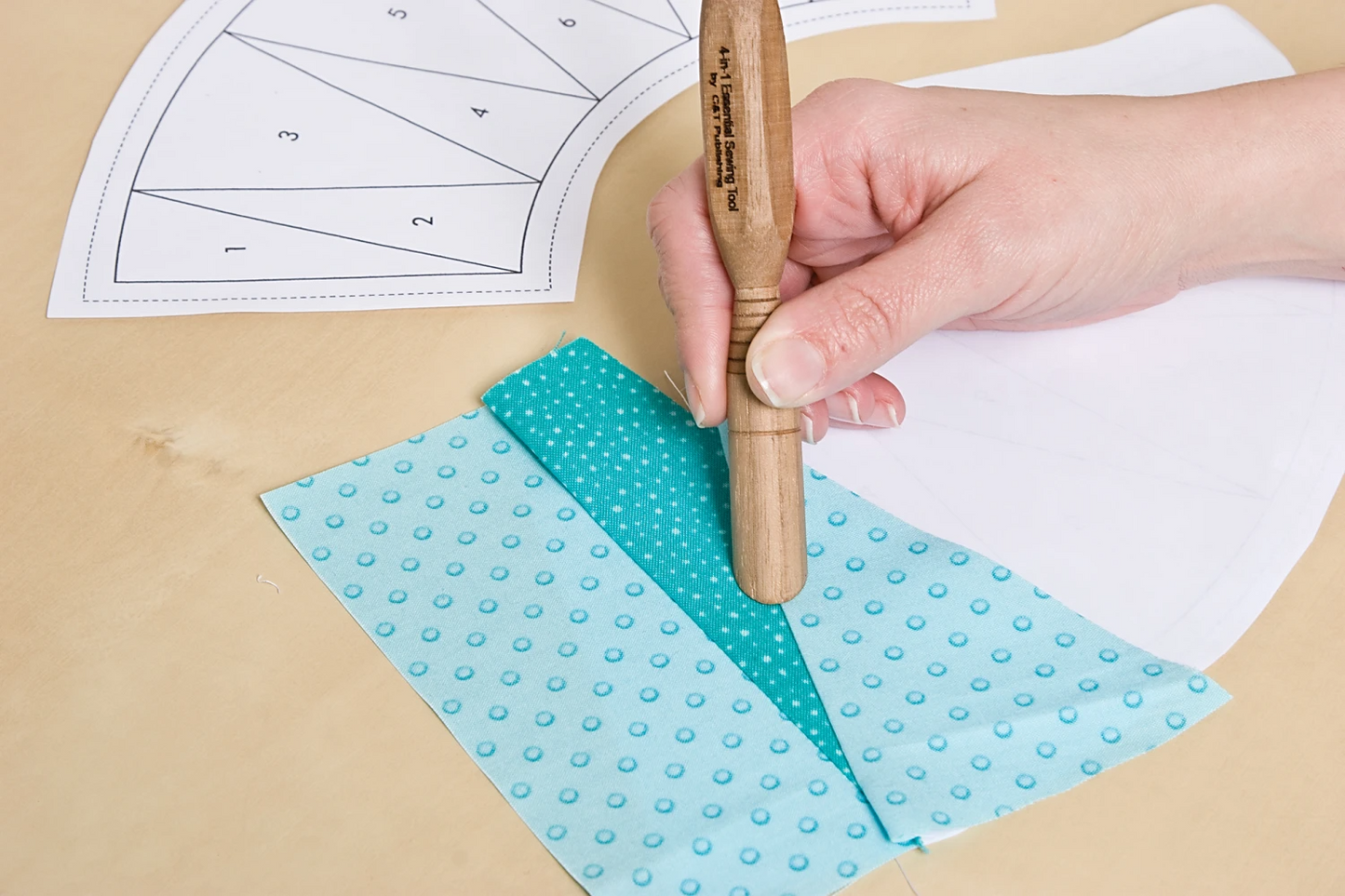 4-in-1 Essential Sewing Tool Alex Andersons C&T Publishing CT-20109T