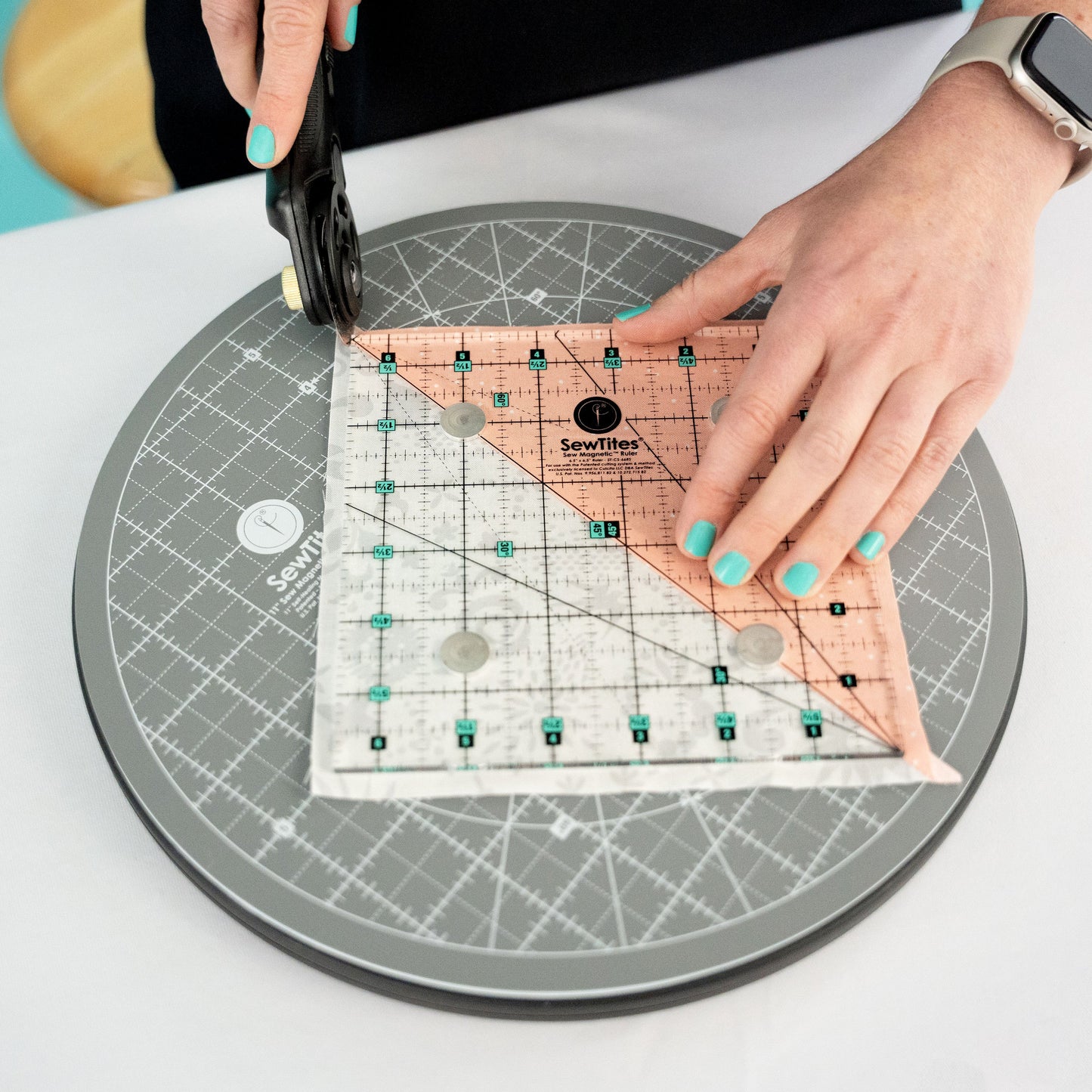 Sew Magnetic 11" Rotating Self-Healing Cutting Mat SewTites ST-CS-11MRC