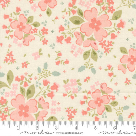 Sunbonnet Pretty Petals Porcelain My Sew Quilty Life  Moda Cotton Fabric MD-31760-11